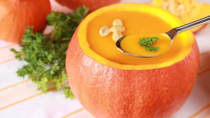 Soupe-de-potiron-aux-ravioles_16_9_extra_large